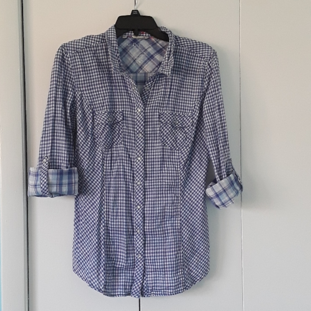 Guess shirt long sleeve or elbow lenght with snap closing